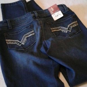 🌺 NWT Mudd Size 7 Jegging Jeans